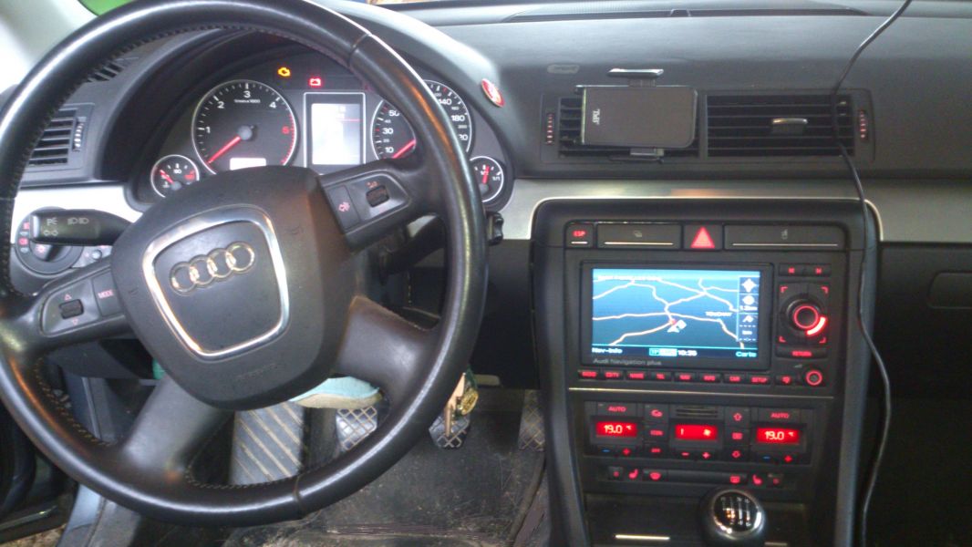 Audi A4 Avant TDI 140 CV, ambition luxe, grise, 8Cv, mise en circulation mai 2008, première main, no