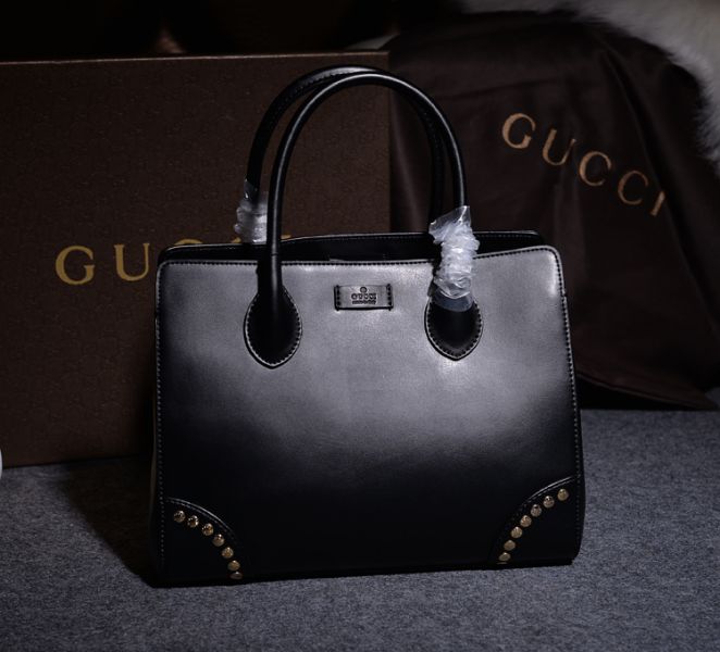 DG.POLO.LV.Hermes. CHANEL .GUCCI.sacs.35€