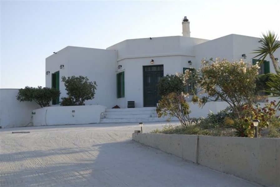Greece Cyclades island of Milos  rent villa for 8 person