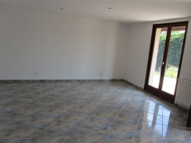 Spacieuse maison F 5/F6