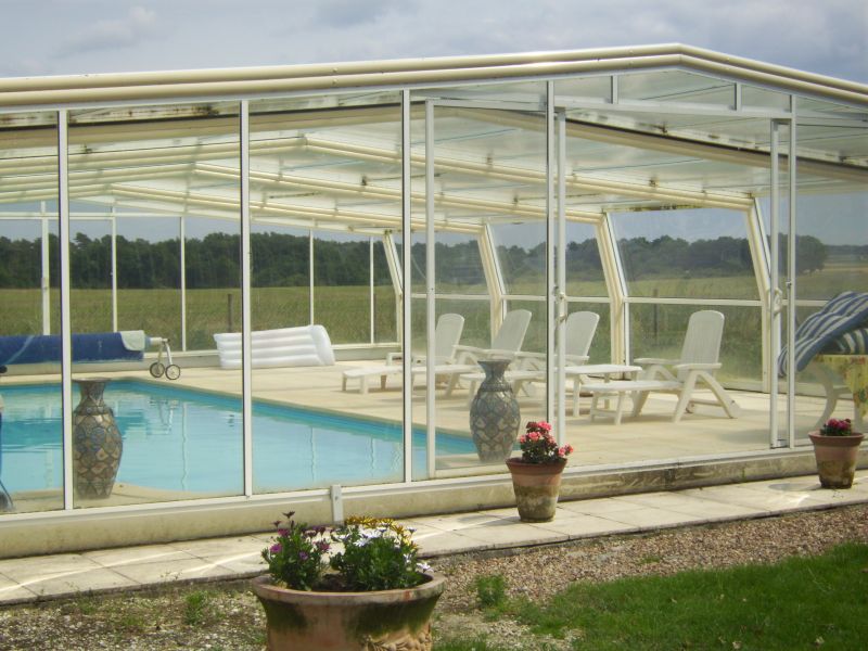 Saint Loup des vignes (45) belle longère rénovée avec piscine couverte