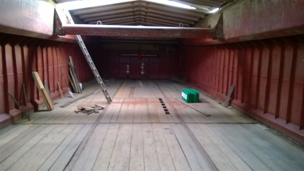 PENICHE DE 330 M² POUR TRANSFORMATION EN LOFT !!! 