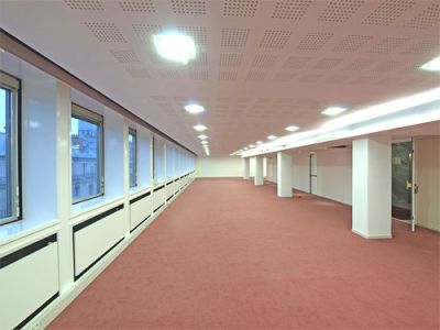 Duplex grand standing - Bureaux 622m2 quartier Champs Elysées - Très bon état - location 380 000 an