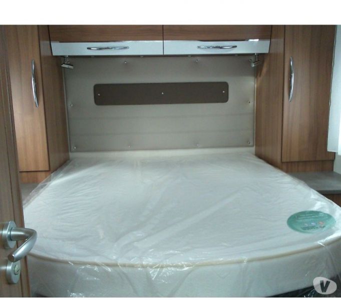 DONNE Camping car Pilote 746