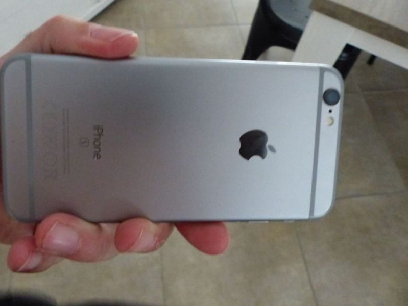 Vends mon iphone gris 6S gris