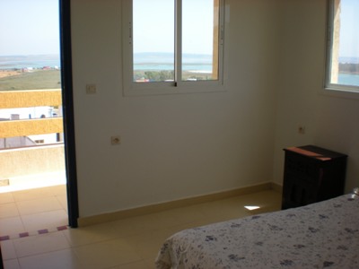 Moulay-Bousselham. A louer en location saisonnière et week end, un grand appartement sur 2 niveaux d
