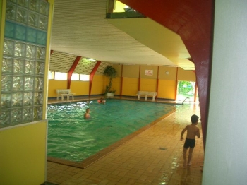 Chalet avec piscine à partir de 55 euro par nuit par chalet