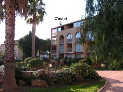 T2 La Londe Var, vue mer pieds dans l'eau, garage