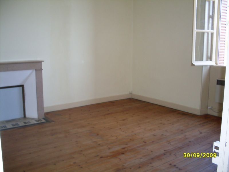 17800 BELLUIRE Maison 2 chambres er sanitaires à l'étage