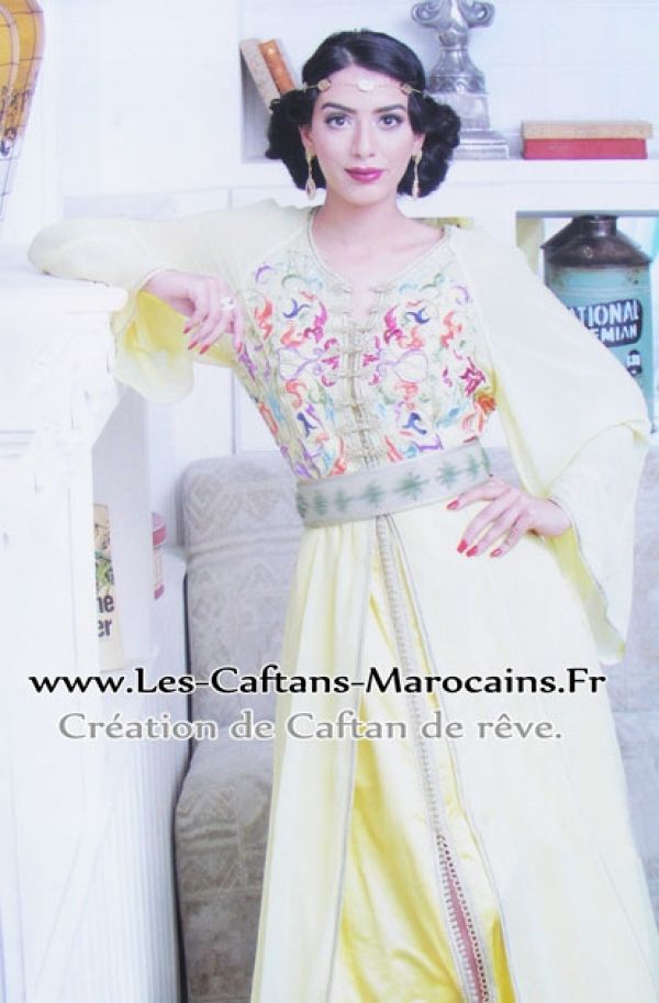 Caftans et Takchitas haute couture sur mesure et pas cher