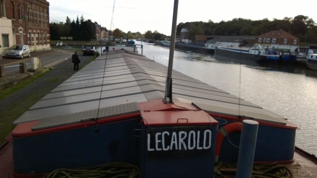 PENICHE DE 330 M² POUR TRANSFORMATION EN LOFT !!! 