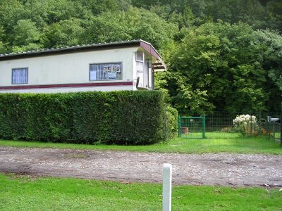 Terrain et Caravane Résidentielle au bord de la semois