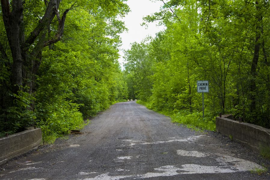 BORD DE L'EAU! AU QUÉBEC, TERRAIN À VENDRE