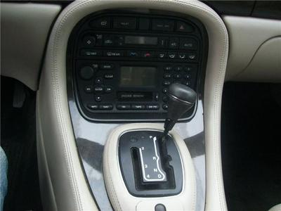 Jaguar XJ 3.2i V8 32v 