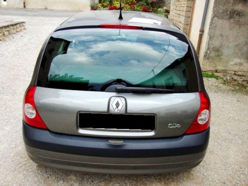 Renault Clio II à donner .