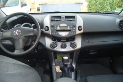 Toyota Rav4 III 136 D4D noire