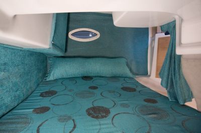 LOCATION DE BATEAU HABITABLE POUR 6 PERS A 270 €/JOUR