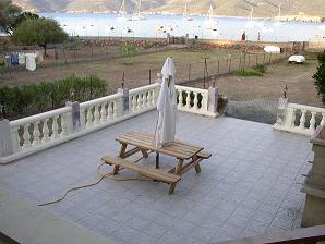 VILLA LES PIEDS DANS L'EAU PROCHE SCANDOLA CORSE