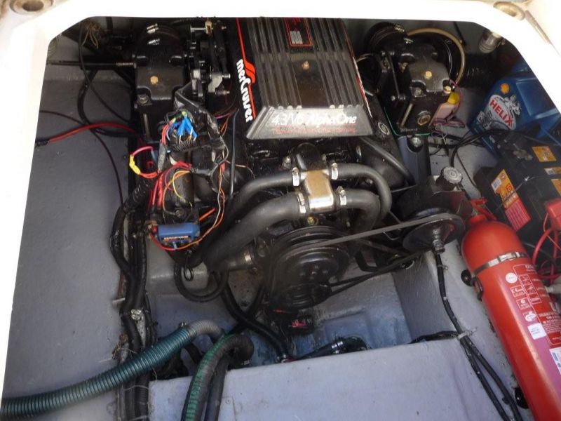 Sea Ray 220 Sundancer