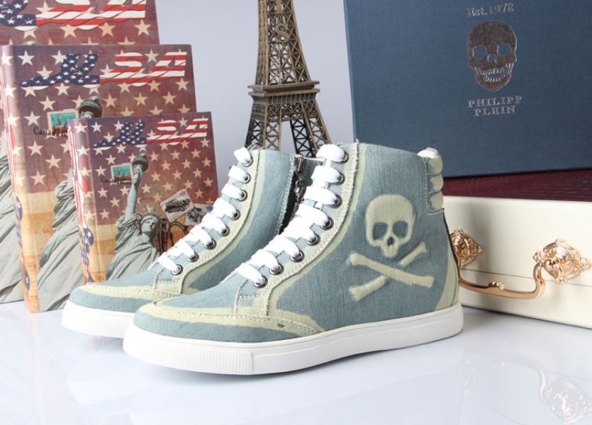 Nous vendons beaucoup de chaussures:GUCCI.Hogan.Prada.Armani.Lacoste.LV.Munich 35euros