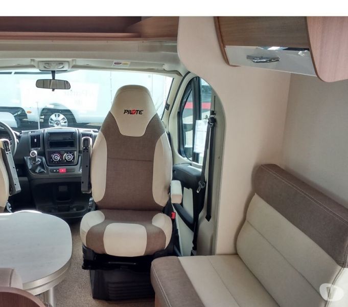 DONNE Camping car Pilote 746