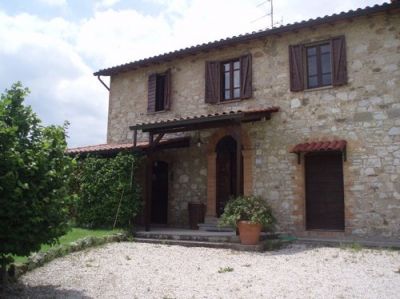 Longère 400mc en Ombrie, Italie