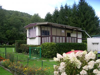 Terrain et Caravane Résidentielle au bord de la semois