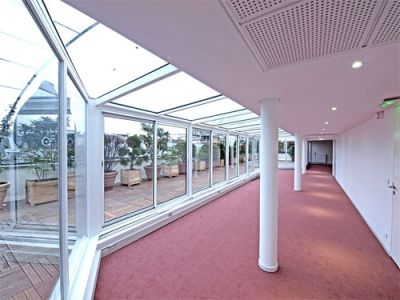 Duplex grand standing - Bureaux 622m2 quartier Champs Elysées - Très bon état - location 380 000 an