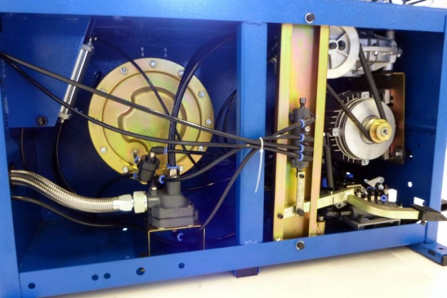 Machine démonte pneus 12 à 26'' 220v Automatique avec 2 bras d’assistance