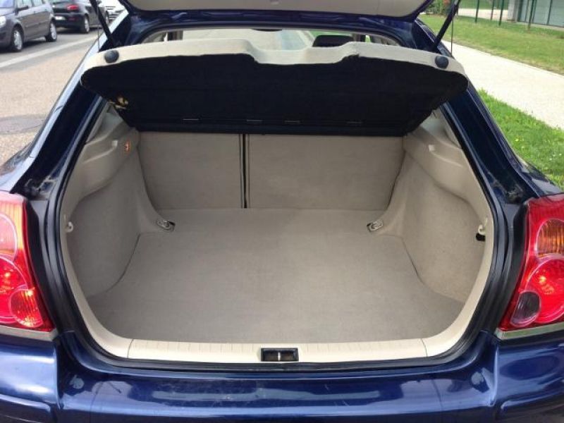 Toyota Avensis ii (2) 177 d-4d clean power 5p