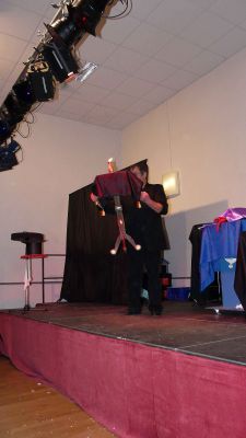 D.j,animateur,magicien,sculpteur de ballons,ventriloque